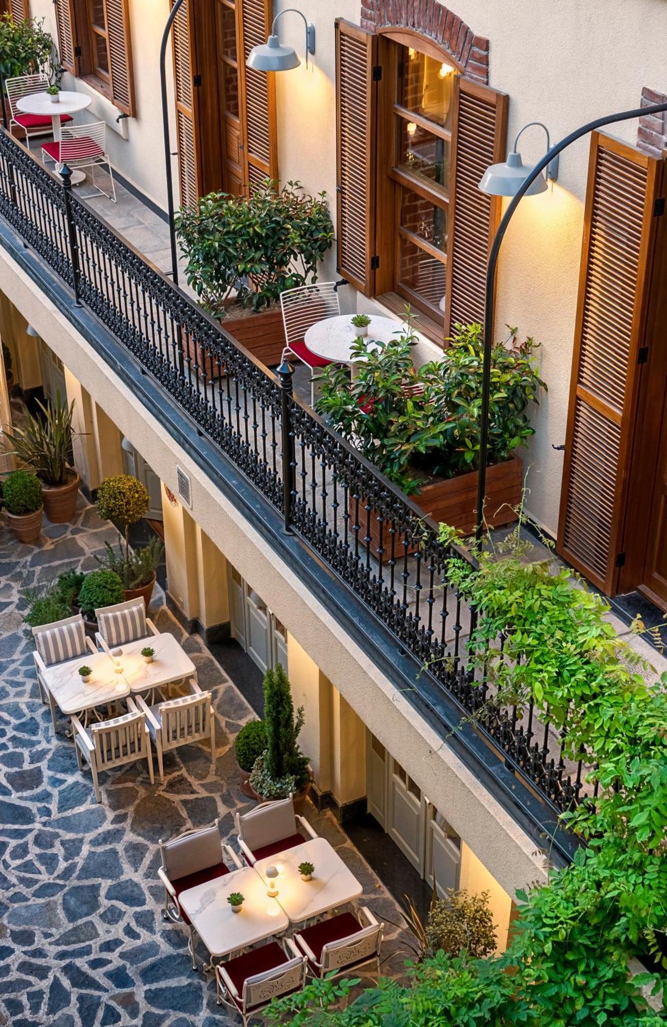 Ecole St. Pierre Hotel Istanbul Exterior photo