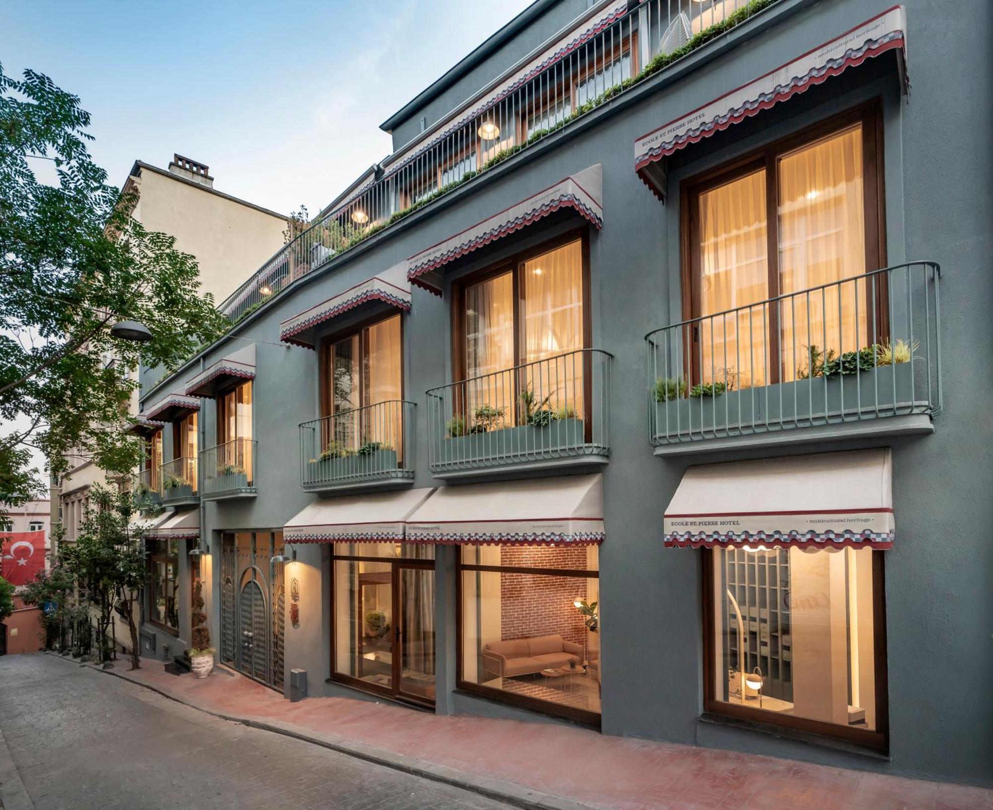 Ecole St. Pierre Hotel Istanbul Exterior photo